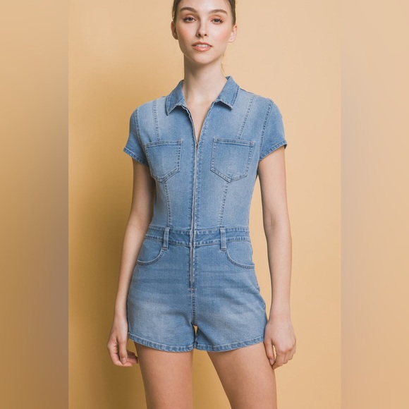 Denim Romper With Front Zip in Light NWT size Small - Picture 1 of 7